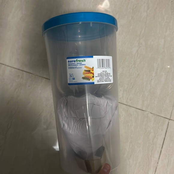 Containers with lid - Picture 1 of 2